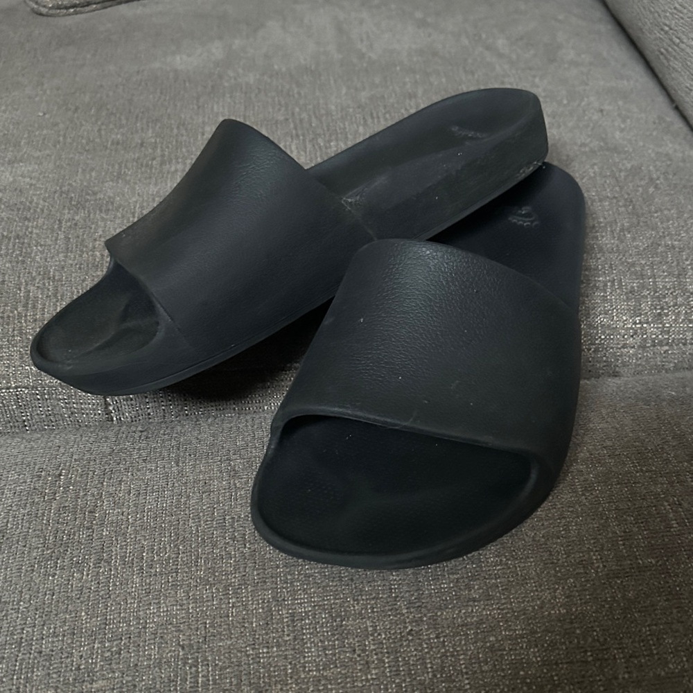 Archie’s Black Women's Slide Sandals